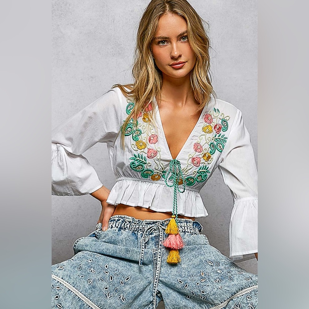 S2-4 POL White Embroidered V‑Neck Cropped Peasant Top